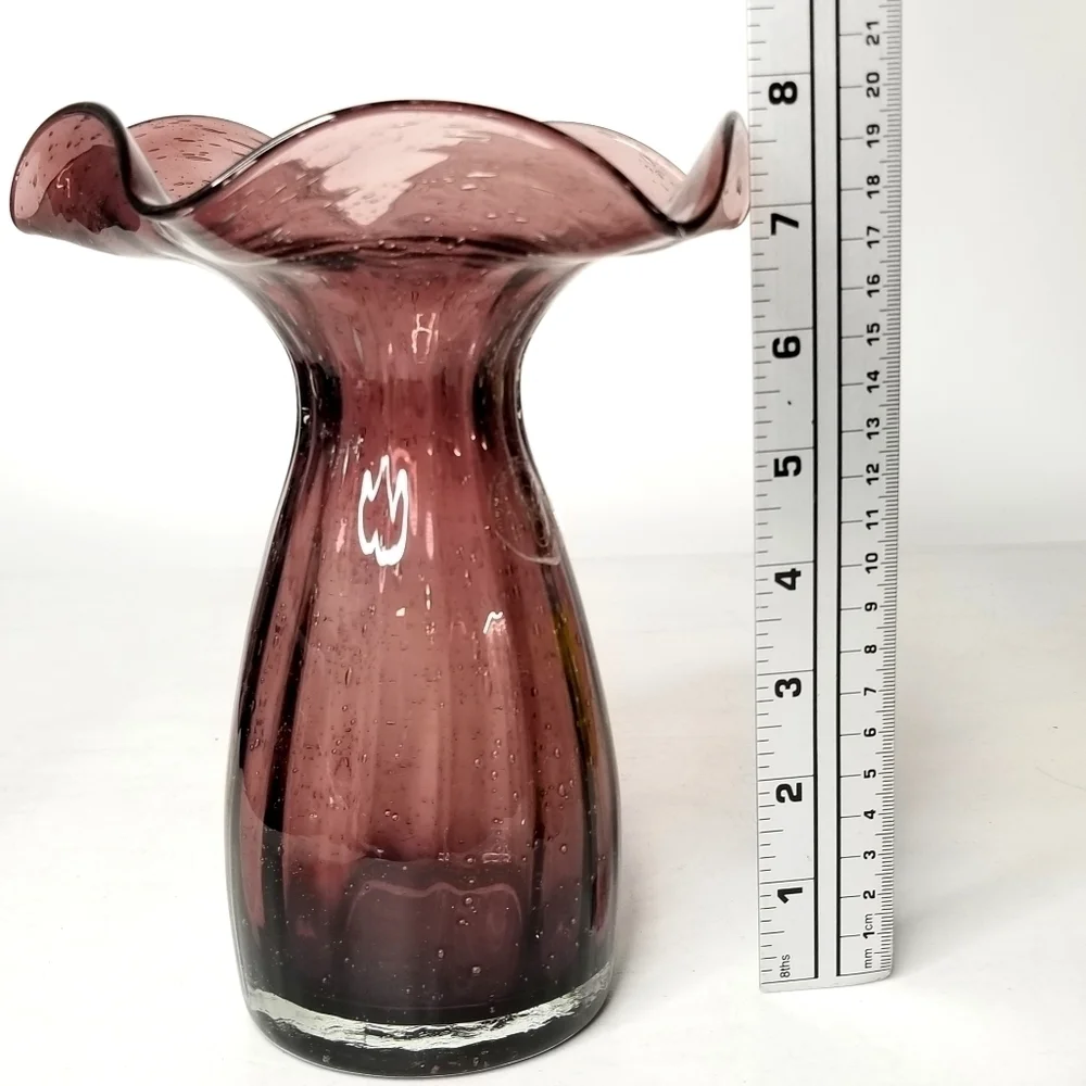 Margie's Garden Great Artisan's Ruffled Hand Blown Glass Amethyst Purple Vase